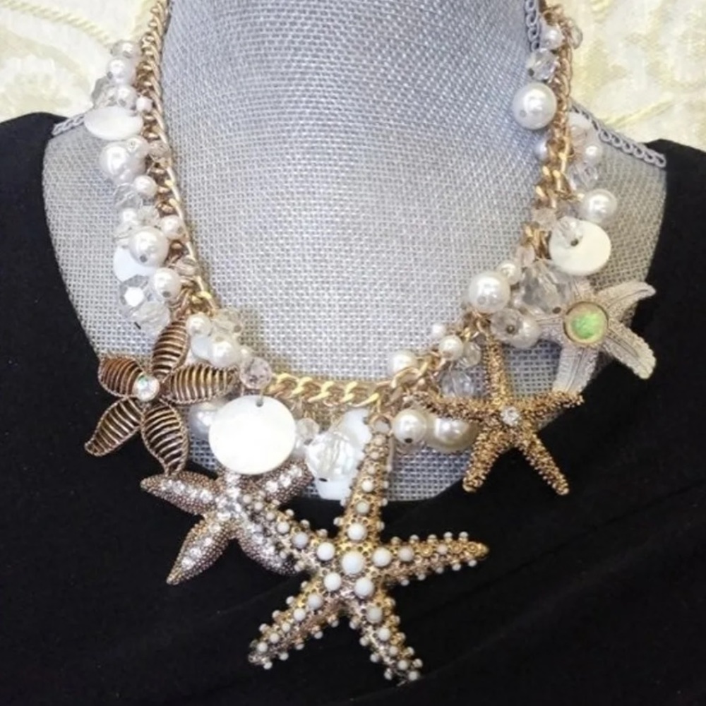 NWOT Sara Bella summer statment necklace